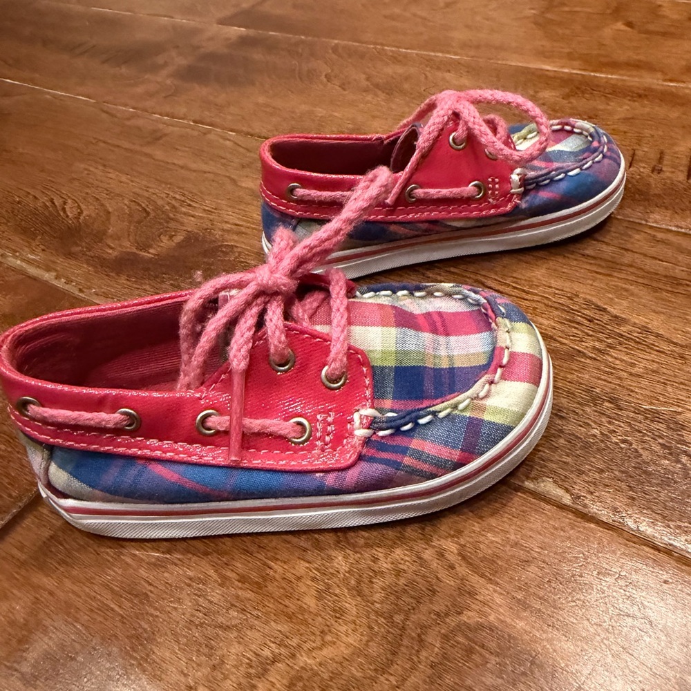 Sperry Kids Plaid Sneakers with Pink Laces